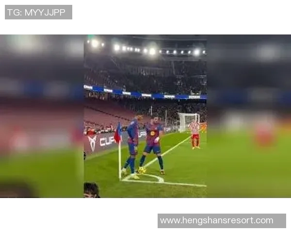 足球明星纷纷开通微博分享生活点滴引发粉丝热议与互动热潮